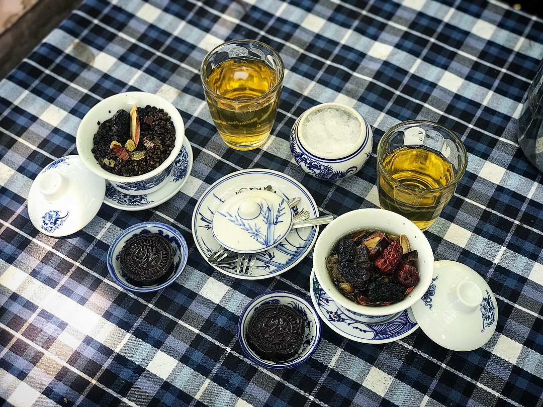 Enjoy the famous Hue royal tea like a royal member 